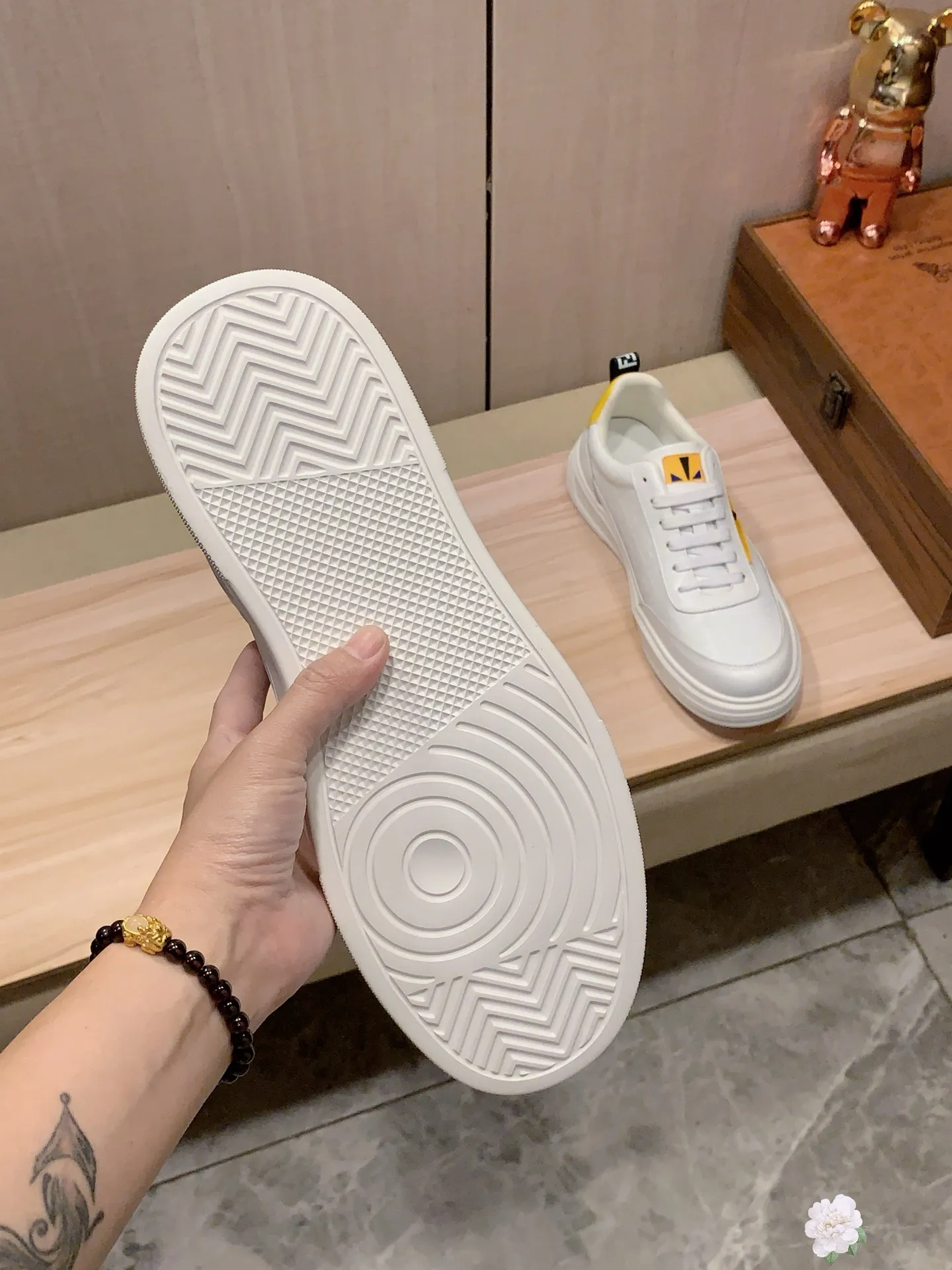 Men's men's shoes💰420💰💰🎩🎩[Lightning][Lightning] "FENDI*" latest • popular casual shoes, top brand [seduce] luxury ~ purchasing agency, top ~ quality. [Strong] The upper is made of imported breathable cowhide with fabric material ➕ Breathable sheepskin feet (•) and fine workmanship. The original stylish and stylish soft rubber wear-resistant and non-slip outsole is light and comfortable on the feet. The real thing looks better when photographed in person. 111: code: 38-44, 3️⃣ colors selected